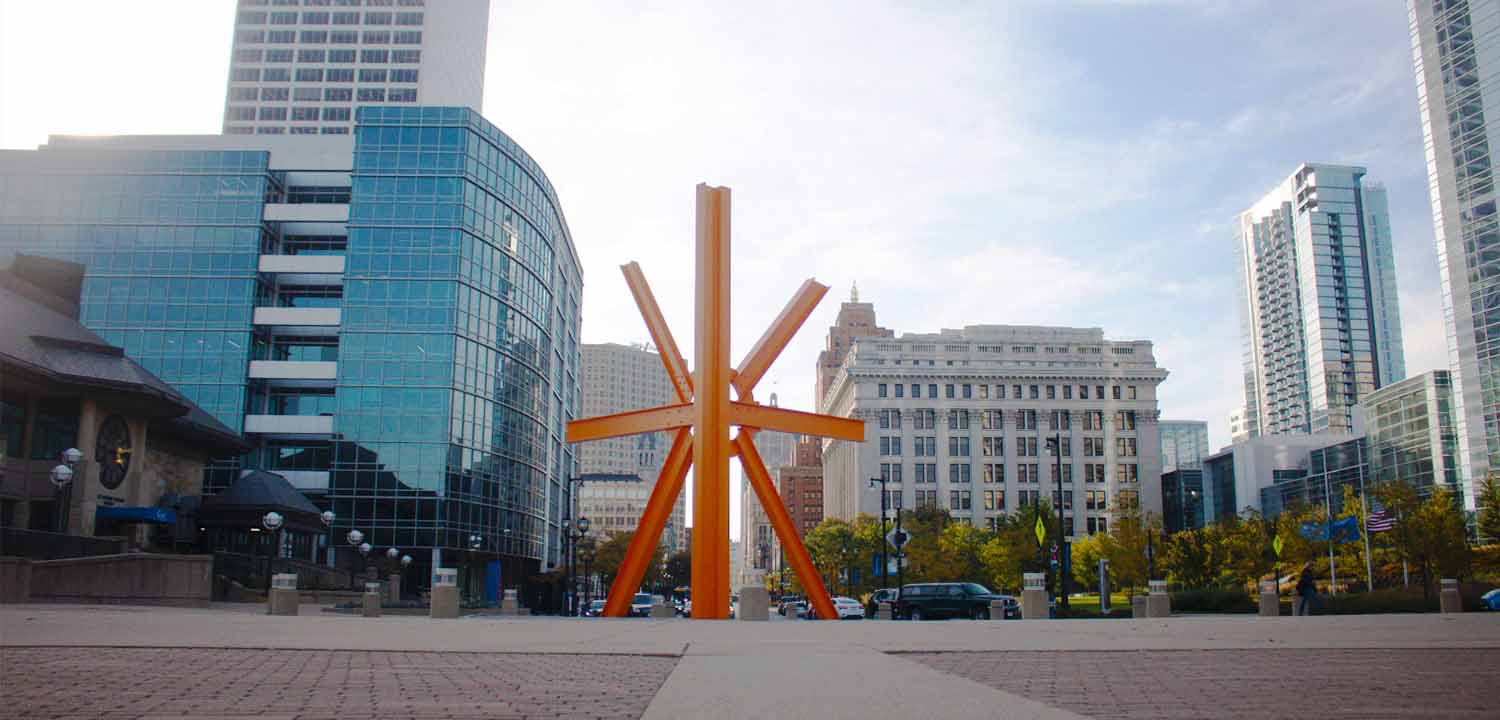 Milwaukee-art-muesum-around.jpg Enchanting Milwaukee Art Museum: Unveiling its Picturesque Surroundings